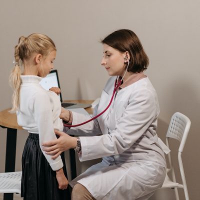 lekarz pediatra a internista